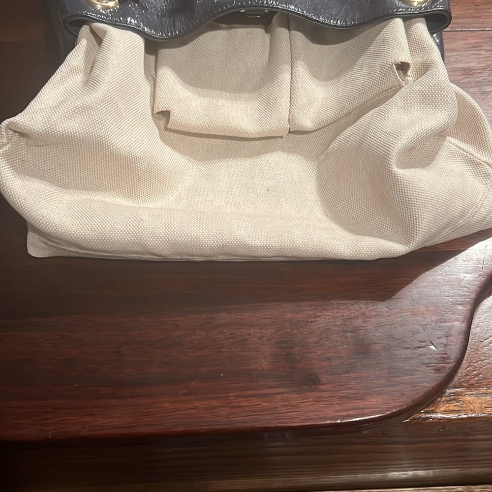 GUCCI Patent Leather SoHo Chain Bag Navy - Picture 16 of 17